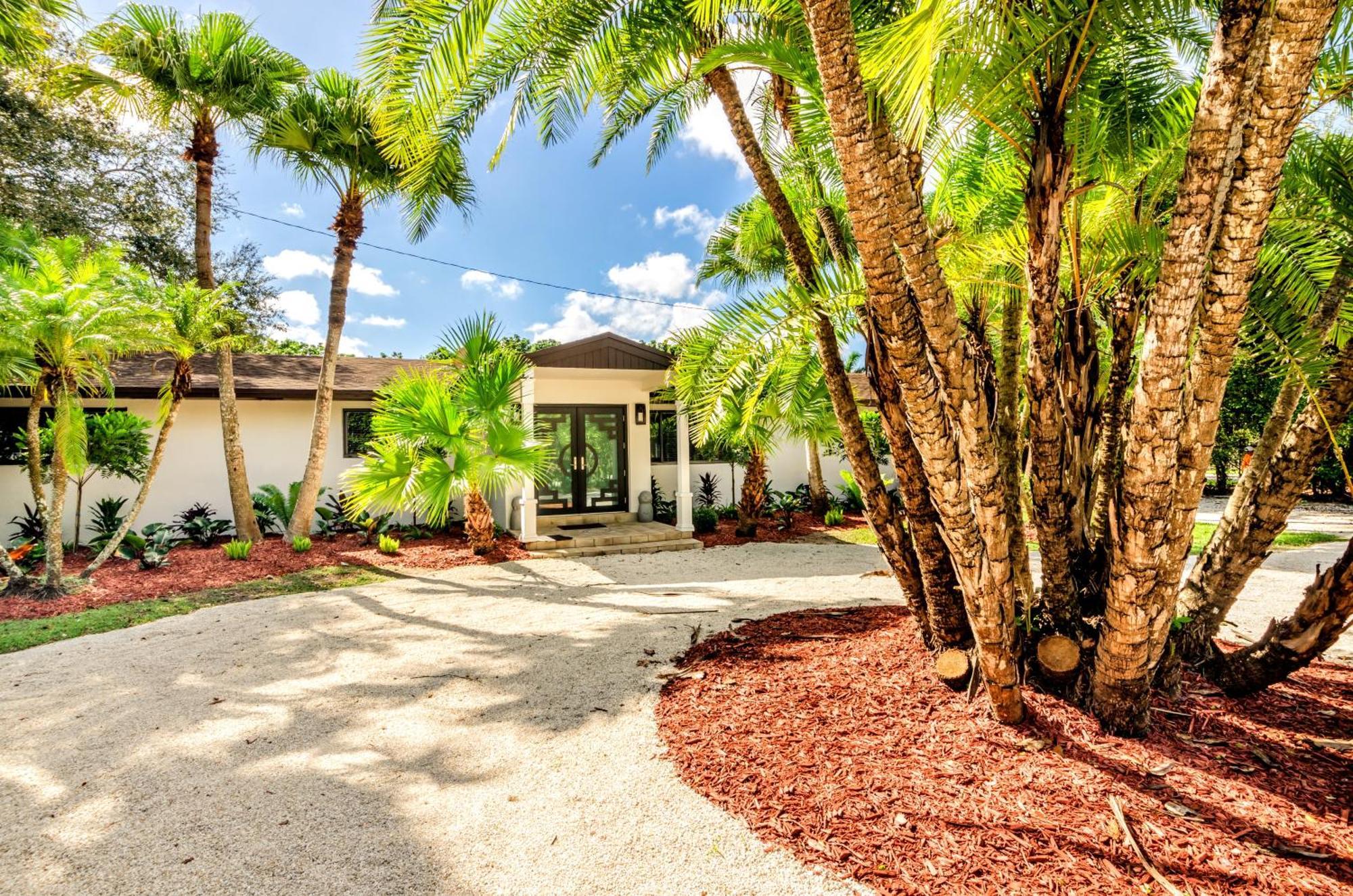 Villa Magical Wonderkoi House In A Japanese Koi Garden à Miami Extérieur photo